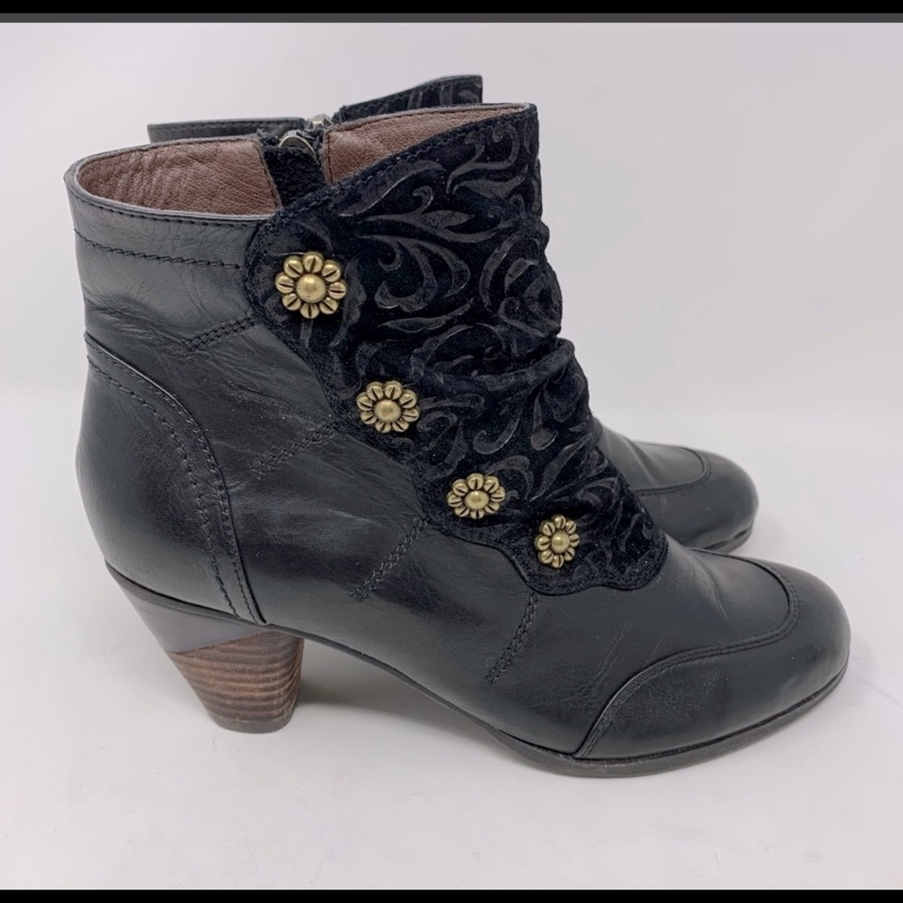 L'Artiste by Spring Step Belgard Black Ankle Boot